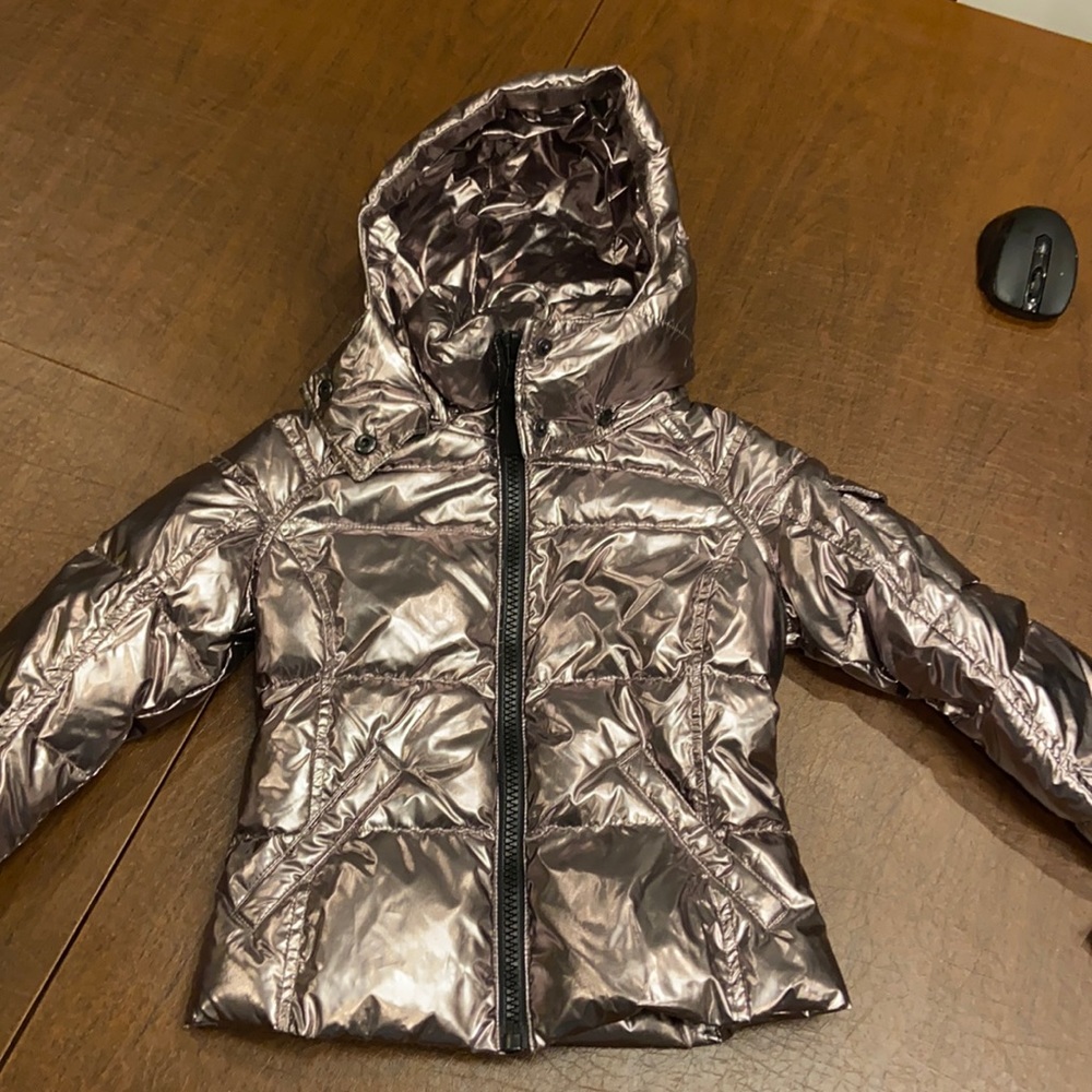 Brand new bronze metallic s13 coat size 4 girls, has removable hood!